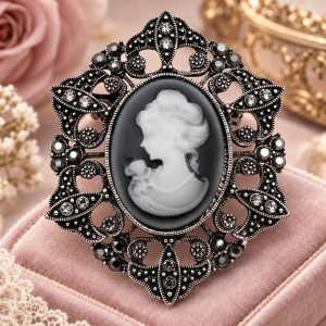 Broche Camée Noire
