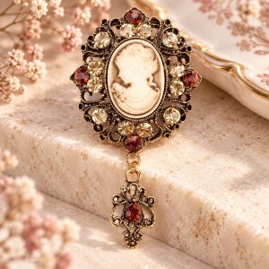 Broche Camée Rouge et Dorée Antique