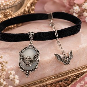 Pendentif Camée Ailes Impériales – Chauve-Souris