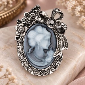 Broche Camée Grise Retro