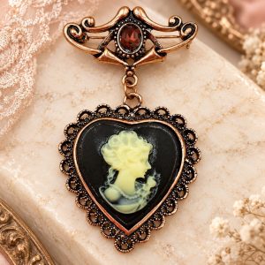 Broche Camée en Forme de Cœur
