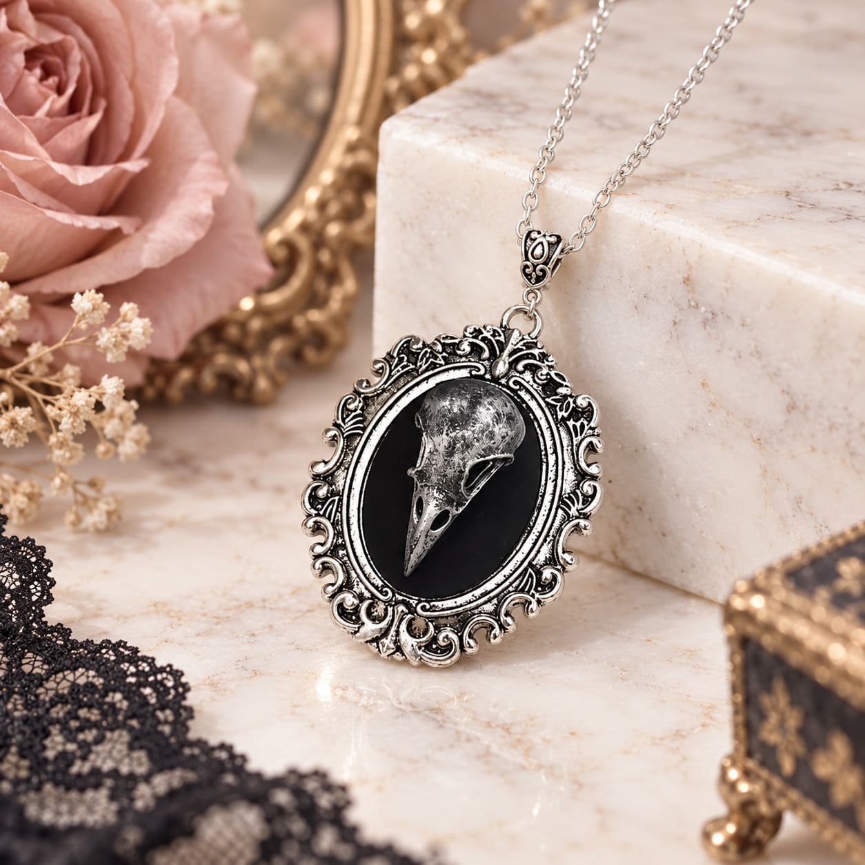 Pendentif Camée Noir Gothique - Crâne de Corbeau